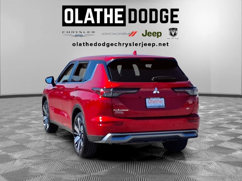Used 2025 Mitsubishi Outlander SE AWD/4WD image 5