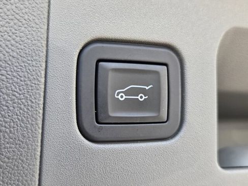 Used 2025 Cadillac XT5 Premium Luxury FWD image 16