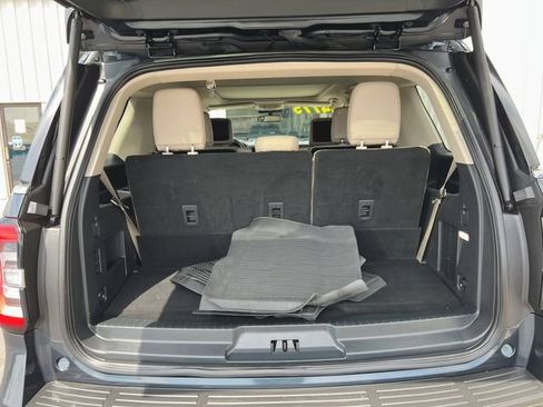 Used 2023 Ford Expedition Limited AWD/4WD image 9