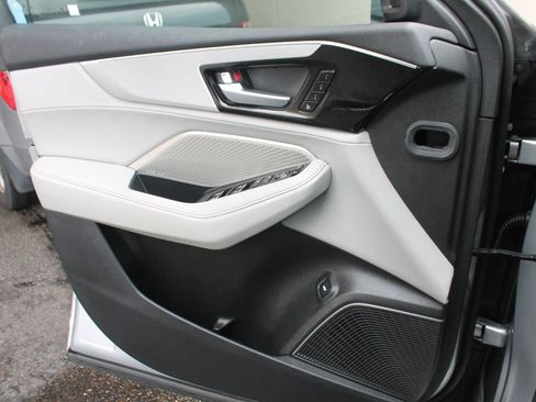 Used 2024 Acura MDX SH-AWD w/ Technology Package image 13