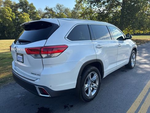 Used 2019 Toyota Highlander Limited image 7