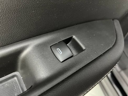 Used 2025 Chevrolet Blazer LT FWD image 20