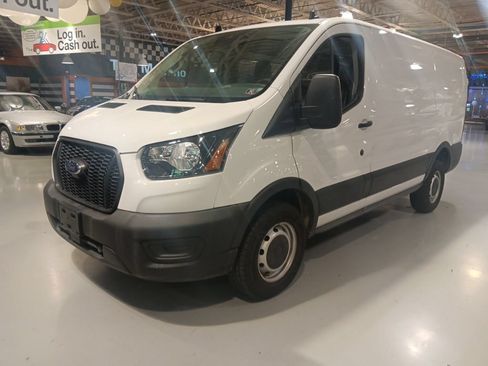 Used 2023 Ford Transit 250 Low Roof RWD image 9