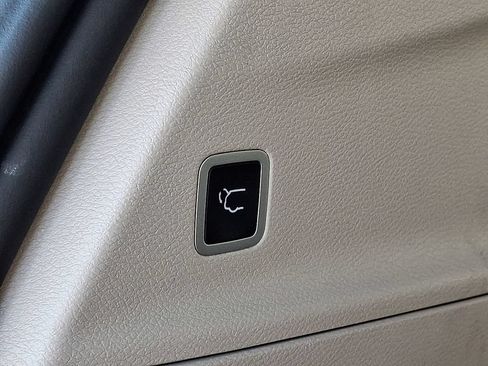 Certified 2023 Chrysler Pacifica Touring-L FWD image 31