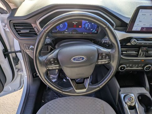 Used 2020 Ford Escape SE Sport image 16