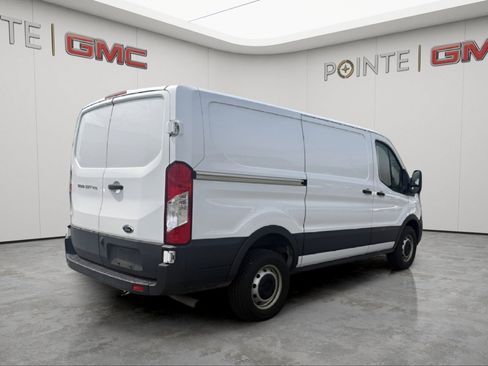 Used 2023 Ford Transit 250 Low Roof RWD image 4