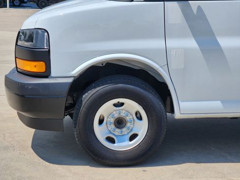 New 2025 GMC Savana 2500 Extended w/ Driver Convenience Package image 5