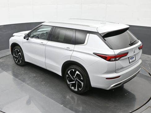 Used 2024 Mitsubishi Outlander SEL AWD/4WD image 29
