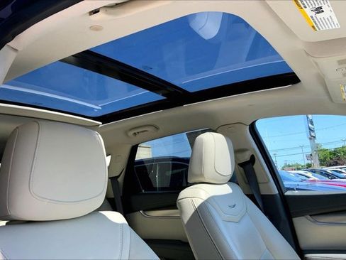 Used 2025 Cadillac XT5 Premium Luxury w/ LPO, Floor Liner Package AWD/4WD image 22