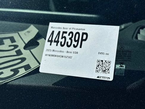 Used 2025 Mercedes-Benz EQB 300 4MATIC image 4