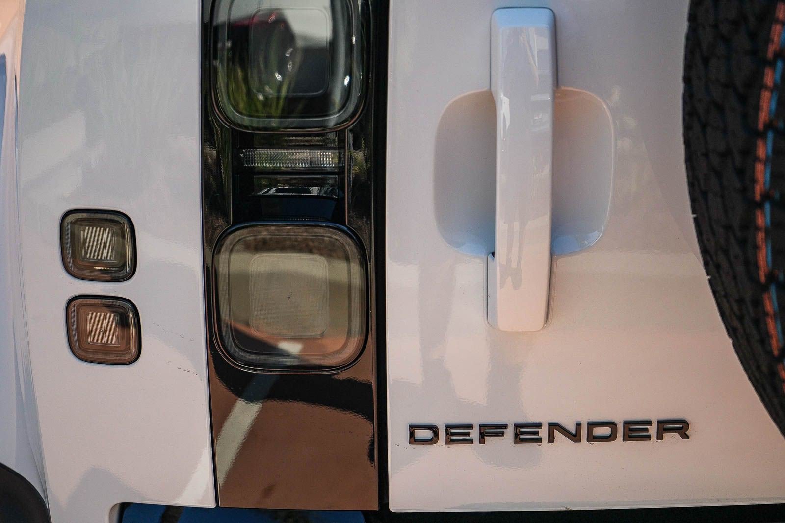 New 2026 Land Rover Defender 110 S AWD/4WD image 7