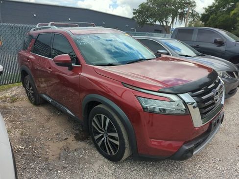 Used 2023 Nissan Pathfinder Platinum FWD image 1