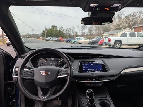 Used 2020 Cadillac XT4 Premium Luxury w/ Cold Weather Package image 10