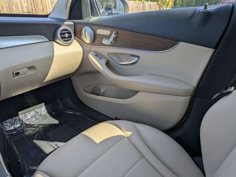 Used 2020 Mercedes-Benz C 300 4MATIC Sedan image 16