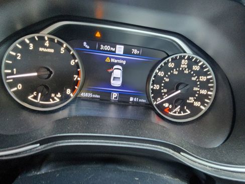 Used 2023 Nissan Maxima SR w/ Sport Mat Group FWD image 12
