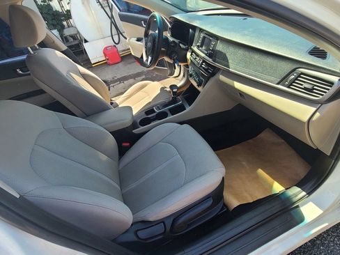 Used 2016 Kia Optima LX FWD image 11