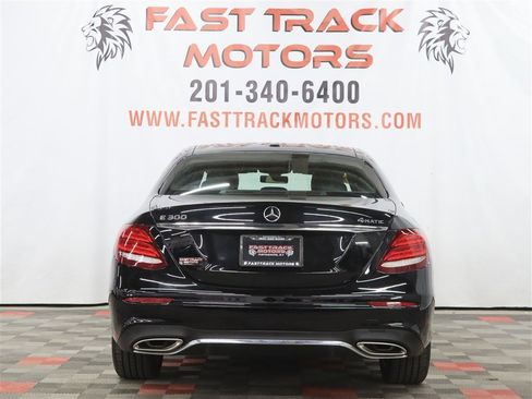 Used 2019 Mercedes-Benz E 300 4MATIC image 5