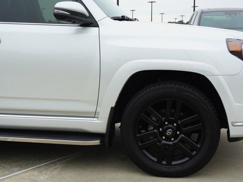 Used 2024 Toyota 4Runner Limited AWD/4WD image 9