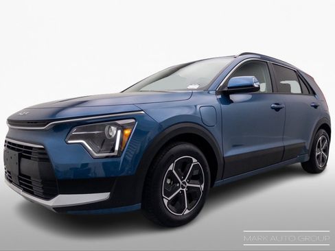 Used 2023 Kia Niro EX image 3