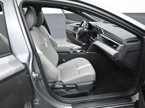 Certified 2025 Toyota Camry SE w/ Convenience Package image 33