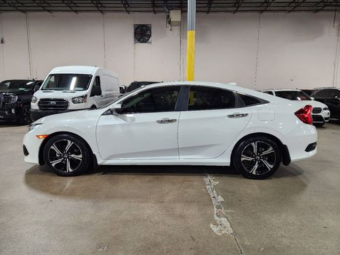 Used 2018 Honda Civic Touring image 7