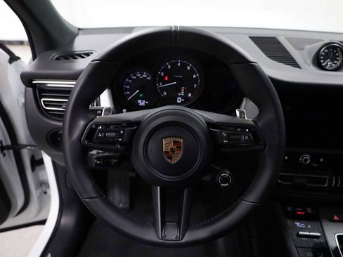 Certified 2026 Porsche Macan AWD/4WD image 25