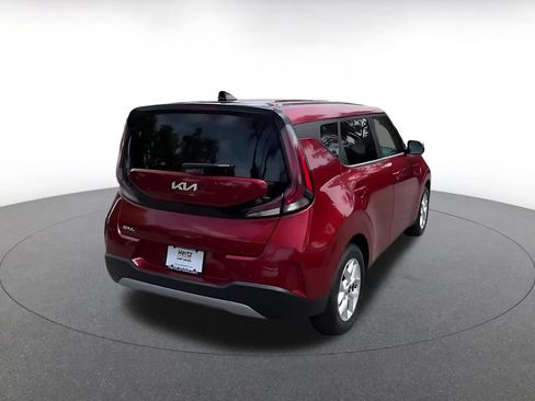 Used 2025 Kia Soul LX w/ LX Technology Package FWD image 14
