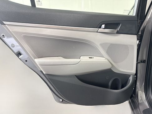 Used 2020 Hyundai Elantra SEL FWD image 25