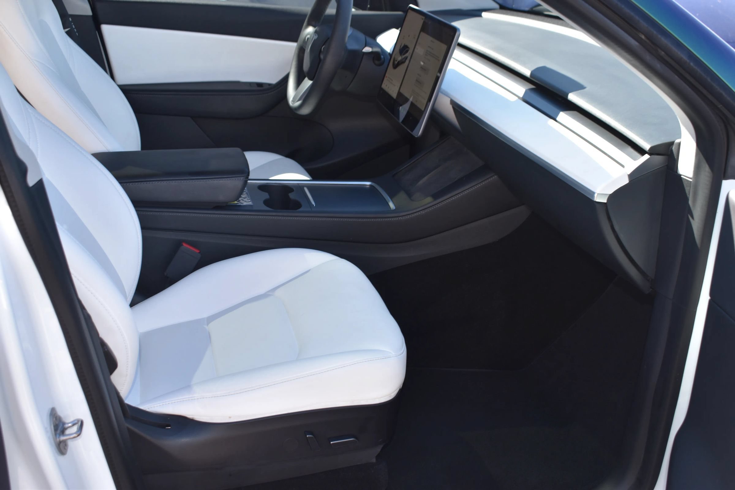 Used 2021 Tesla Model Y Performance AWD/4WD image 13