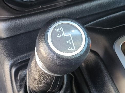 Used 2020 Jeep Wrangler Sport AWD/4WD image 27