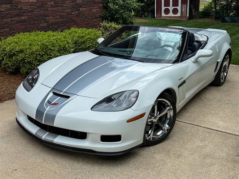 Used 2013 Chevrolet Corvette Grand Sport w/ 4LT Preferred Equipment Group RWD image 12