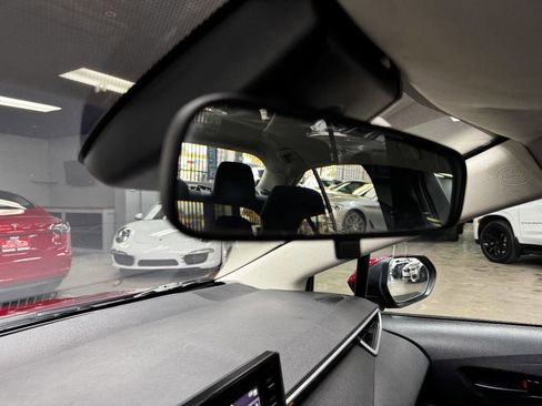 Used 2022 Toyota Corolla LE FWD image 28