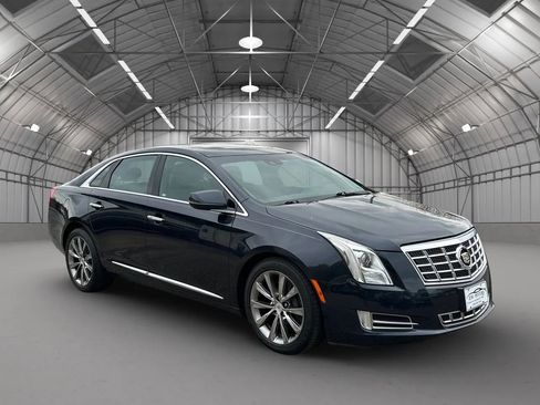 Used 2013 Cadillac XTS Luxury w/ Driver Awareness Package image 7