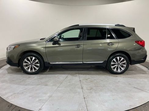 Used 2018 Subaru Outback 3.6R Touring AWD/4WD image 8