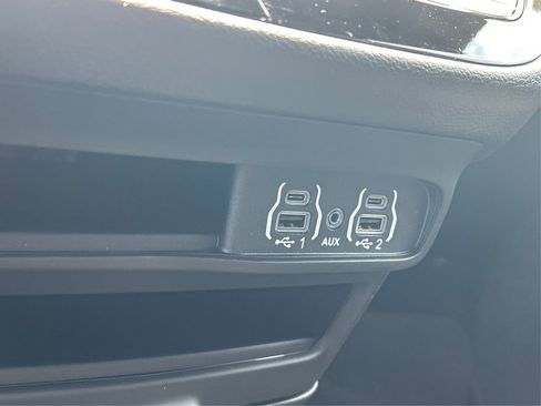 New 2025 Chrysler Voyager LX image 42