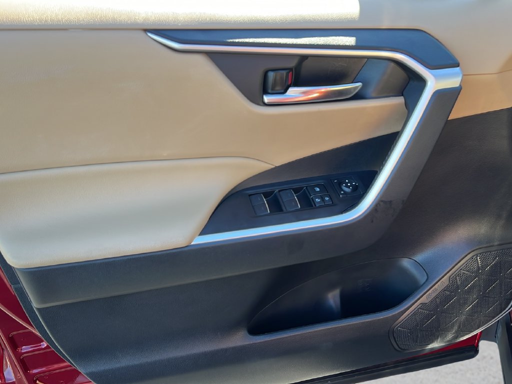 Certified 2022 Toyota RAV4 XLE Premium FWD image 9