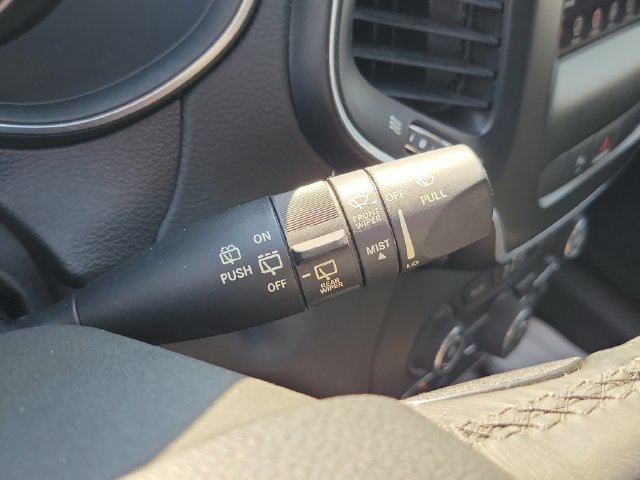 Used 2019 Jeep Cherokee Latitude Plus AWD/4WD image 14