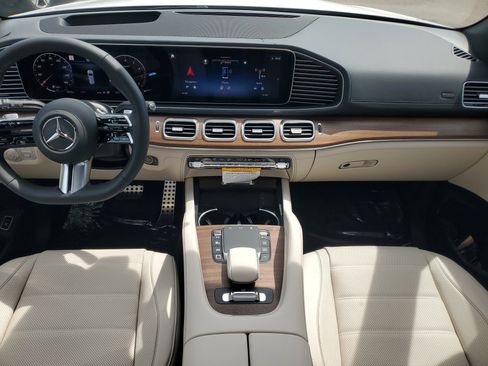 New 2026 Mercedes-Benz GLS 580 4MATIC image 18