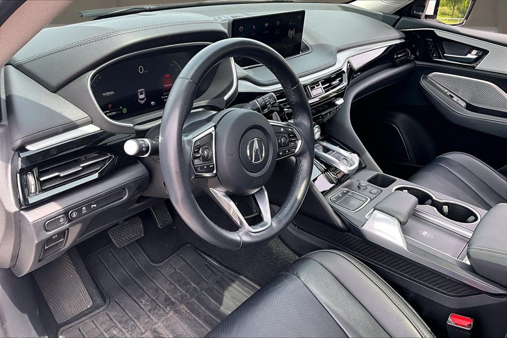 Used 2023 Acura MDX w/ Technology Package FWD image 13
