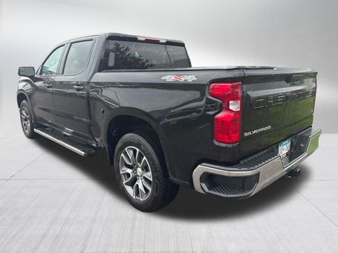 Used 2023 Chevrolet Silverado 1500 LT AWD/4WD image 3