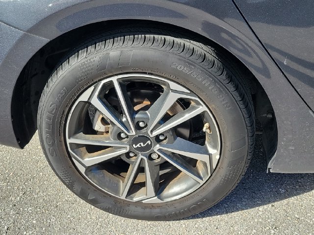 Certified 2024 Kia Forte LXS FWD image 5