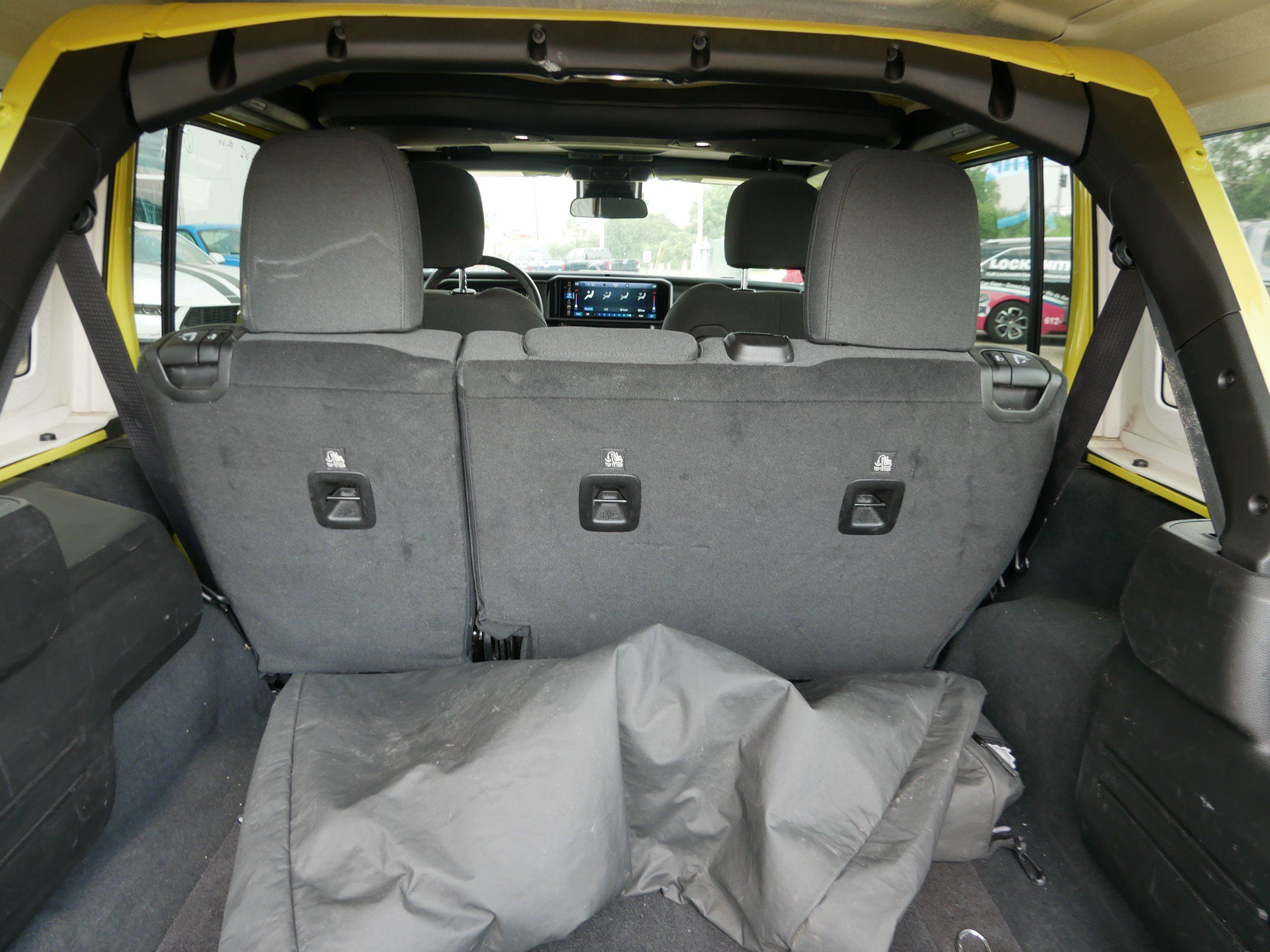 Used 2024 Jeep Wrangler Unlimited Rubicon AWD/4WD image 8