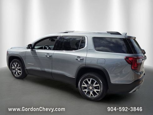 Certified 2023 GMC Acadia SLT FWD image 3