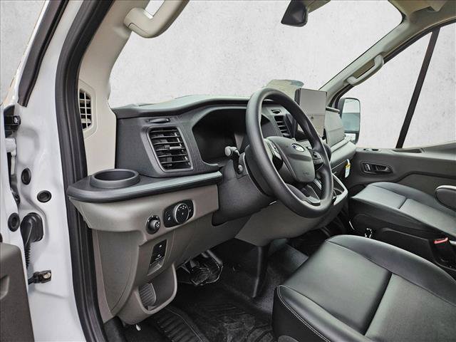 New 2026 Ford Transit 250 148 Medium Roof RWD image 3