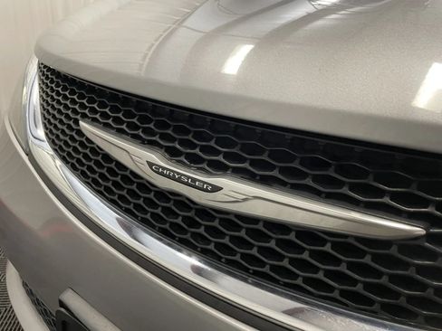 Used 2021 Chrysler Voyager Lxi FWD image 7