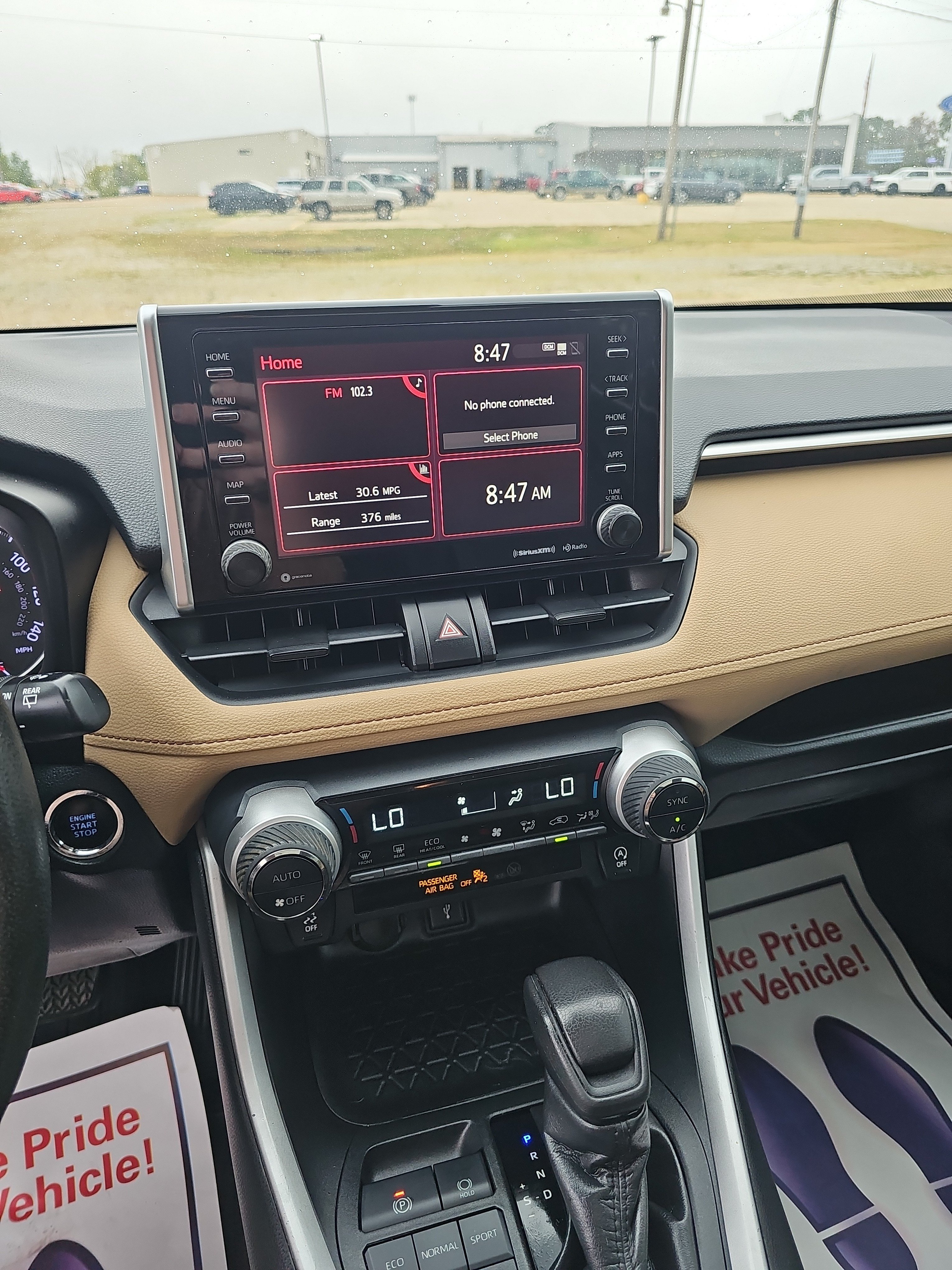 Used 2020 Toyota RAV4 XLE w/ Convenience Package FWD image 27