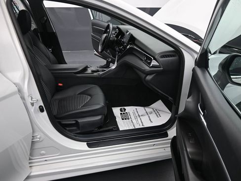 Used 2023 Toyota Camry SE image 24