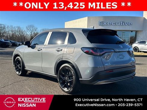 Used 2024 Honda HR-V Sport image 4
