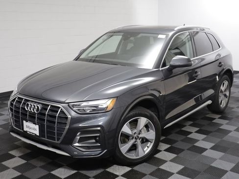 Used 2023 Audi Q5 2.0T Premium Plus w/ Premium Plus Package AWD/4WD image 2
