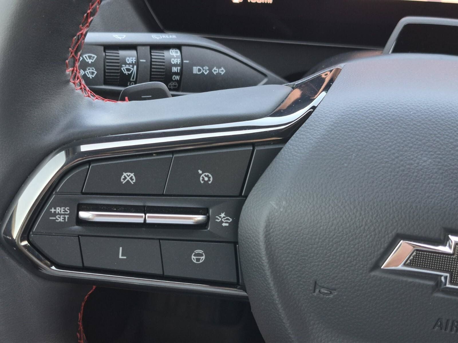 Used 2024 Chevrolet Traverse RS w/ LPO, Cargo Package FWD image 29
